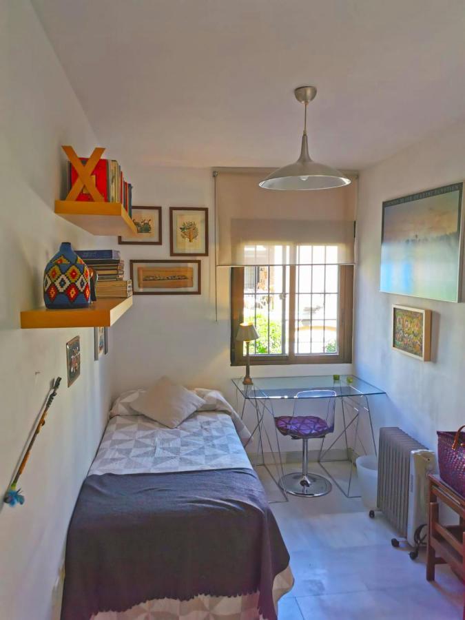 Habitacion Agradable Con Bano Individual セビリア エクステリア 写真